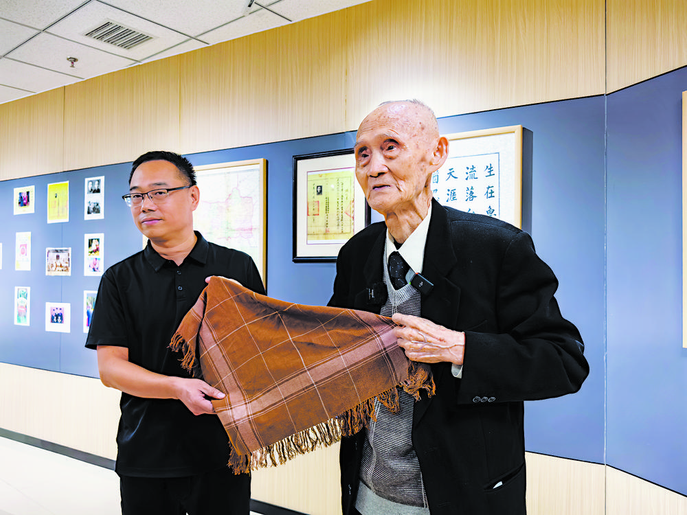 高秉涵返鄉(xiāng)祭祖，宴請全村鄉(xiāng)親